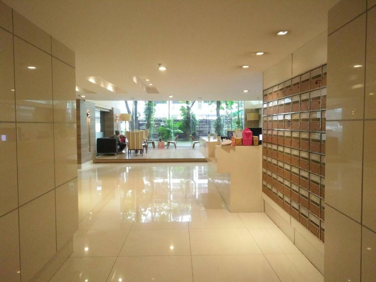 Nantiruj Tower - นันทิรุจ ทาวเวอร์ เซอร์วิสอพาร์ทเม้นท์ สุขุมวิท ซอย 8 Apartment Банкок Екстериор снимка