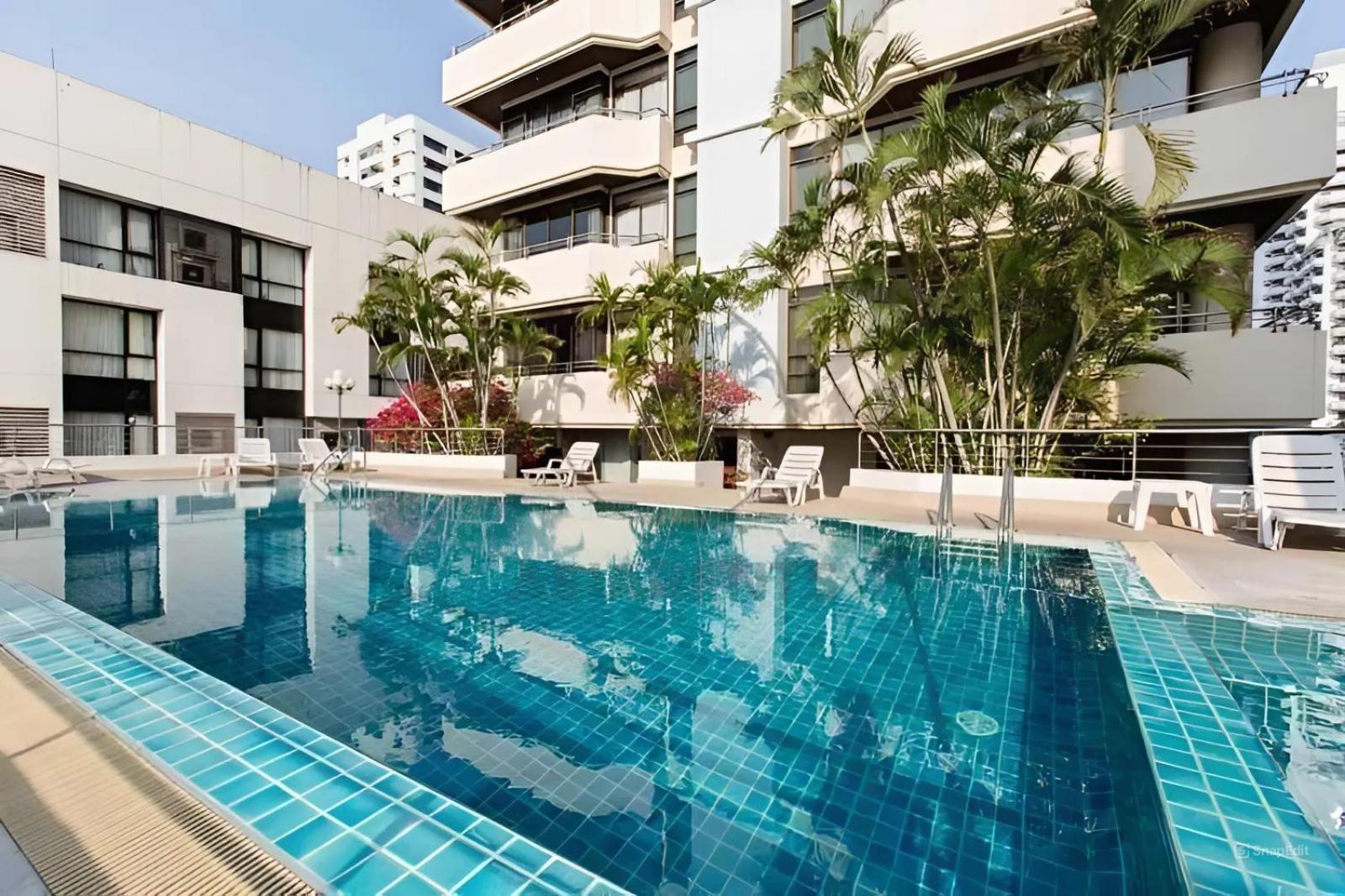 Nantiruj Tower - นันทิรุจ ทาวเวอร์ เซอร์วิสอพาร์ทเม้นท์ สุขุมวิท ซอย 8 Apartment Банкок Екстериор снимка