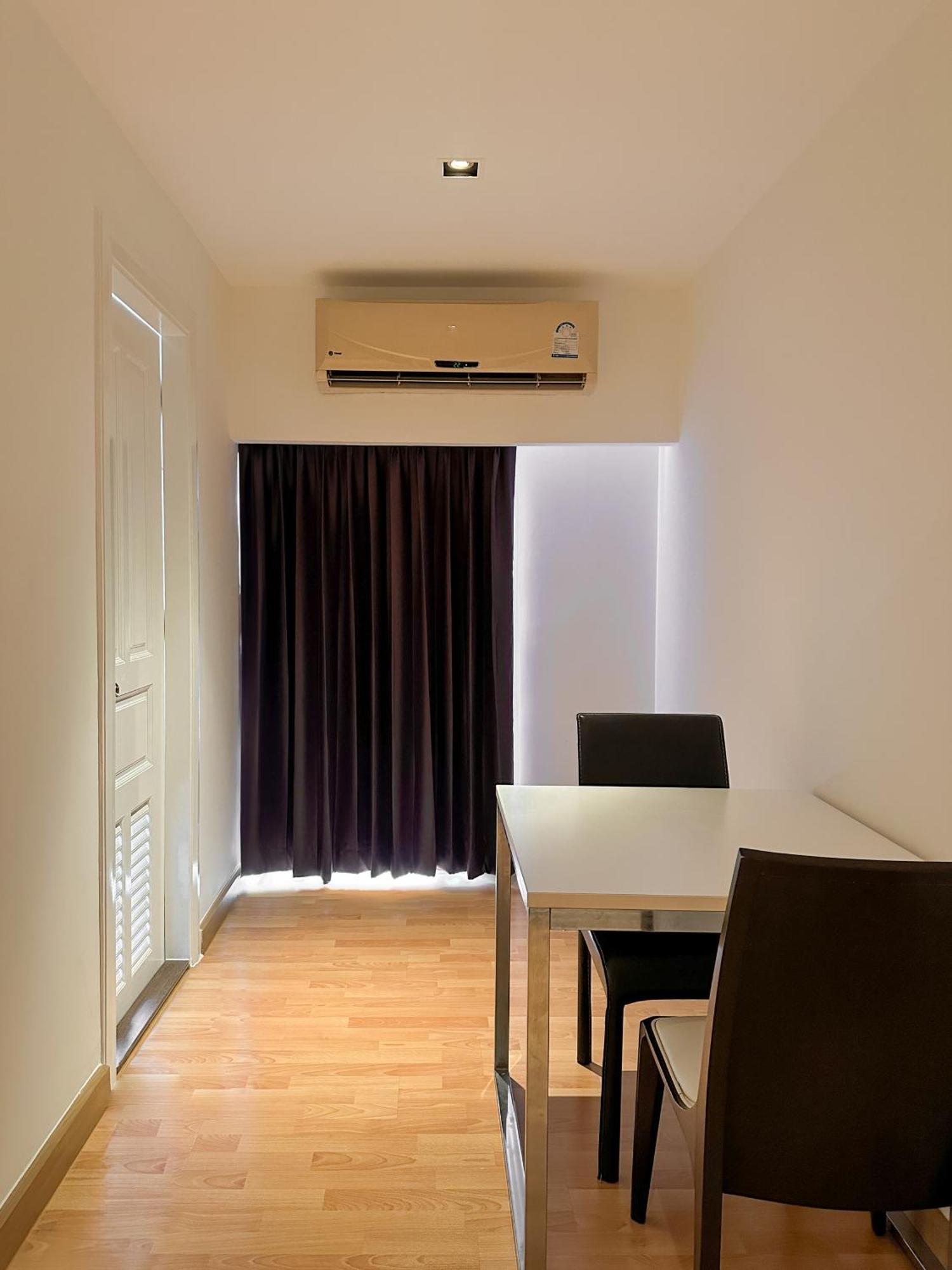 Nantiruj Tower - นันทิรุจ ทาวเวอร์ เซอร์วิสอพาร์ทเม้นท์ สุขุมวิท ซอย 8 Apartment Банкок Екстериор снимка