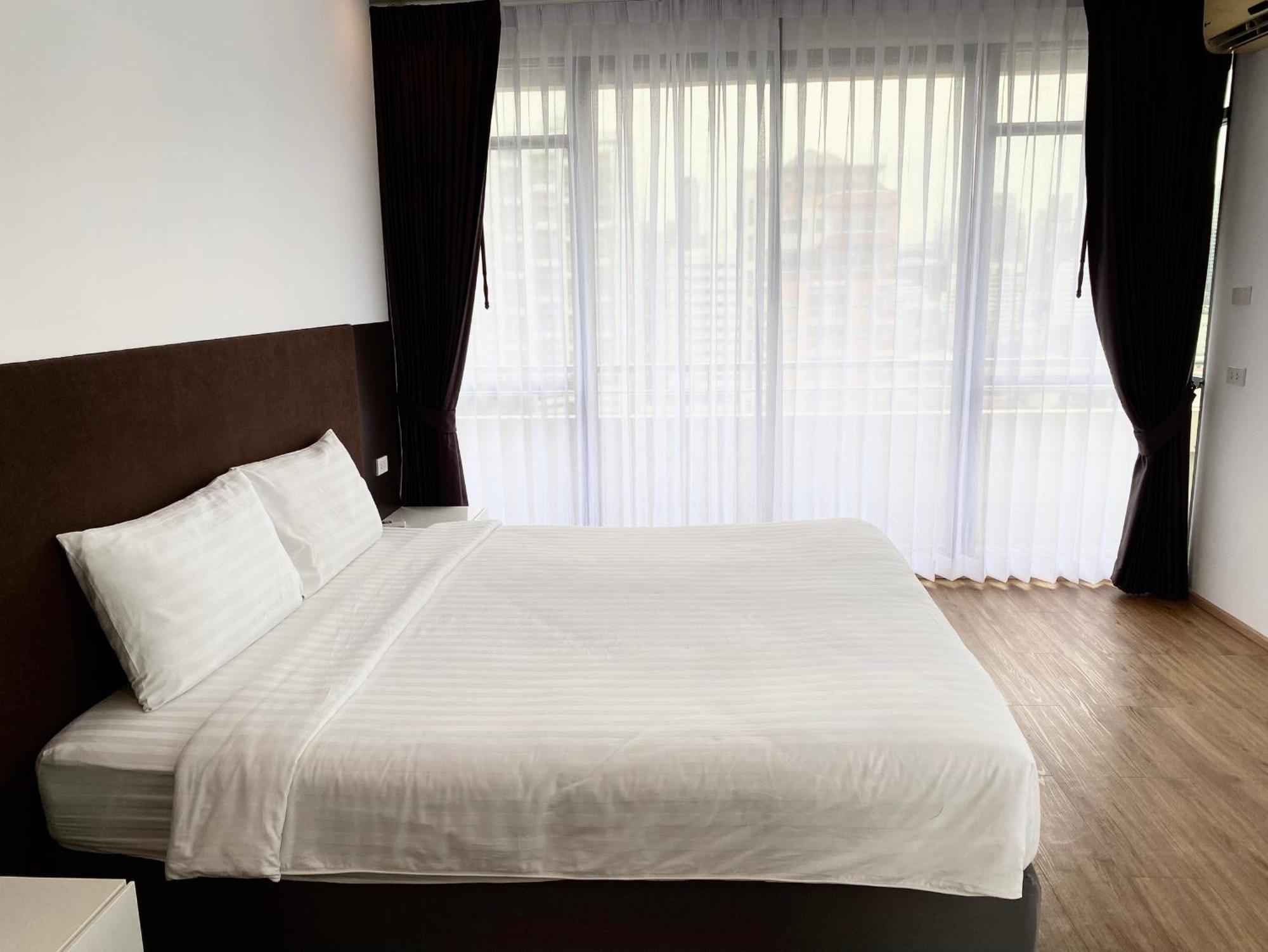 Nantiruj Tower - นันทิรุจ ทาวเวอร์ เซอร์วิสอพาร์ทเม้นท์ สุขุมวิท ซอย 8 Apartment Банкок Екстериор снимка