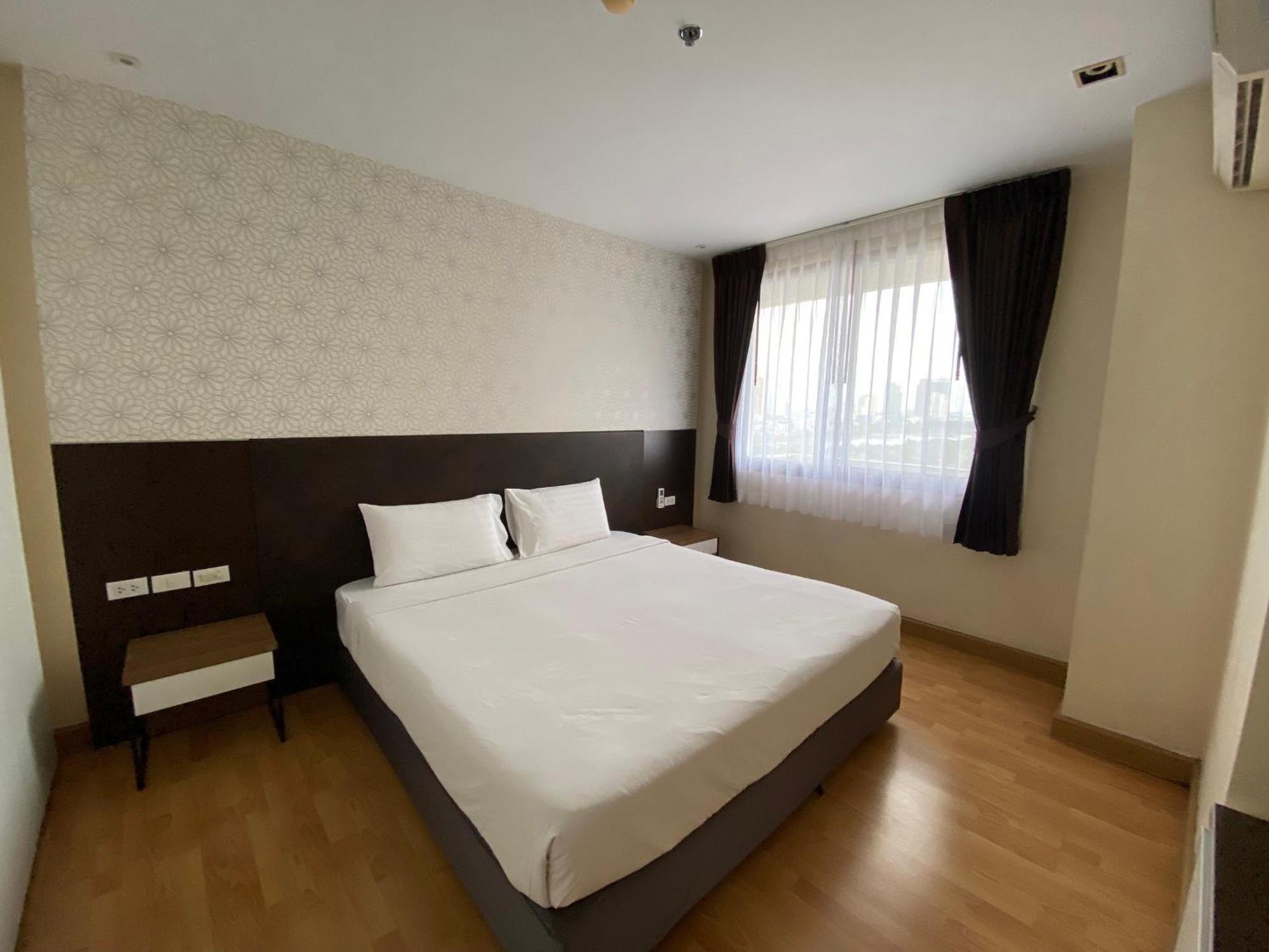 Nantiruj Tower - นันทิรุจ ทาวเวอร์ เซอร์วิสอพาร์ทเม้นท์ สุขุมวิท ซอย 8 Apartment Банкок Екстериор снимка
