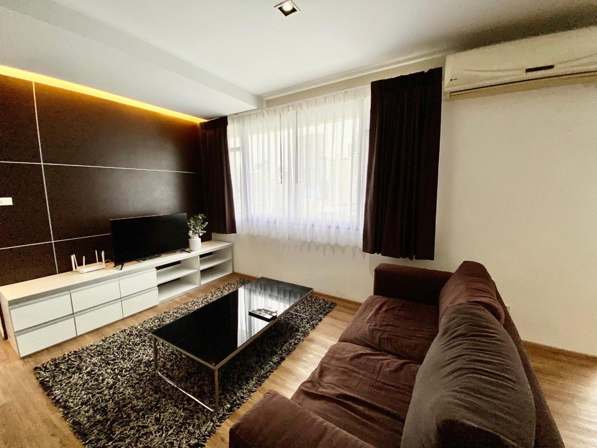 Nantiruj Tower - นันทิรุจ ทาวเวอร์ เซอร์วิสอพาร์ทเม้นท์ สุขุมวิท ซอย 8 Apartment Банкок Екстериор снимка